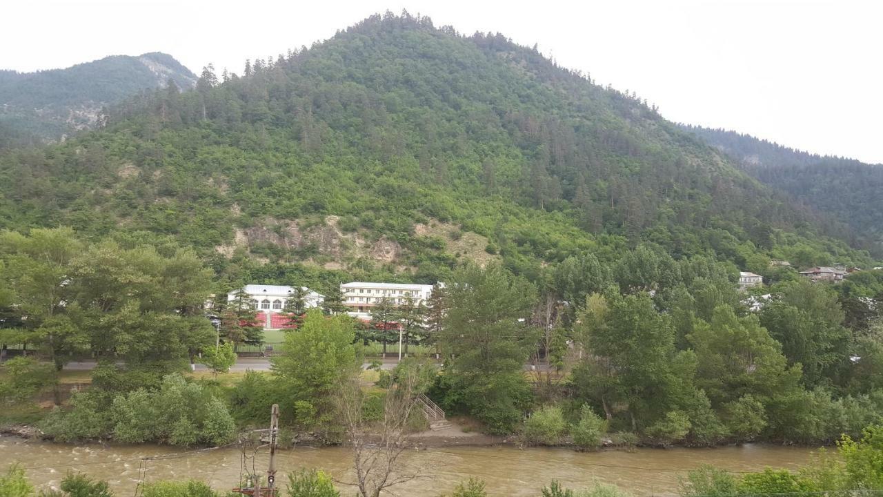 Karlsson Borjomi Apartment. エクステリア 写真